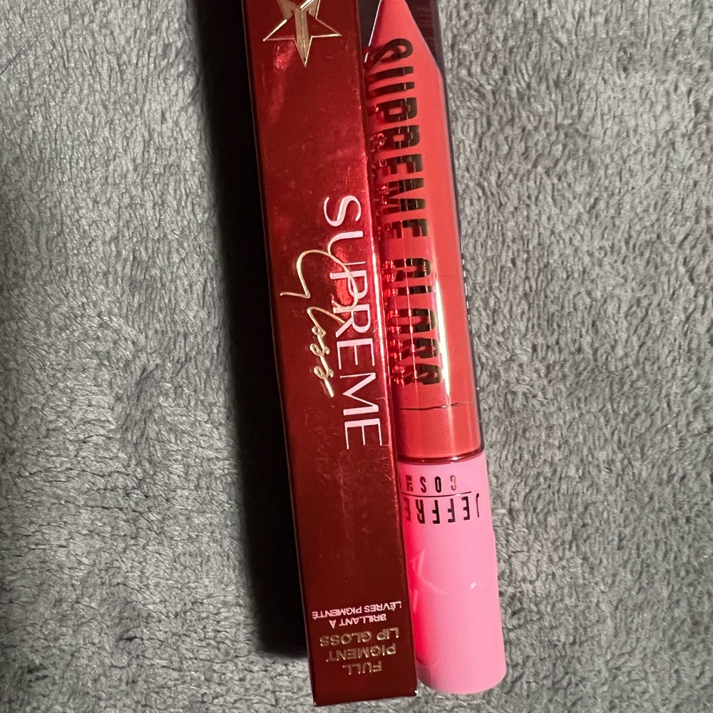 Supreme Gloss Lip Gloss in Shade Fatality